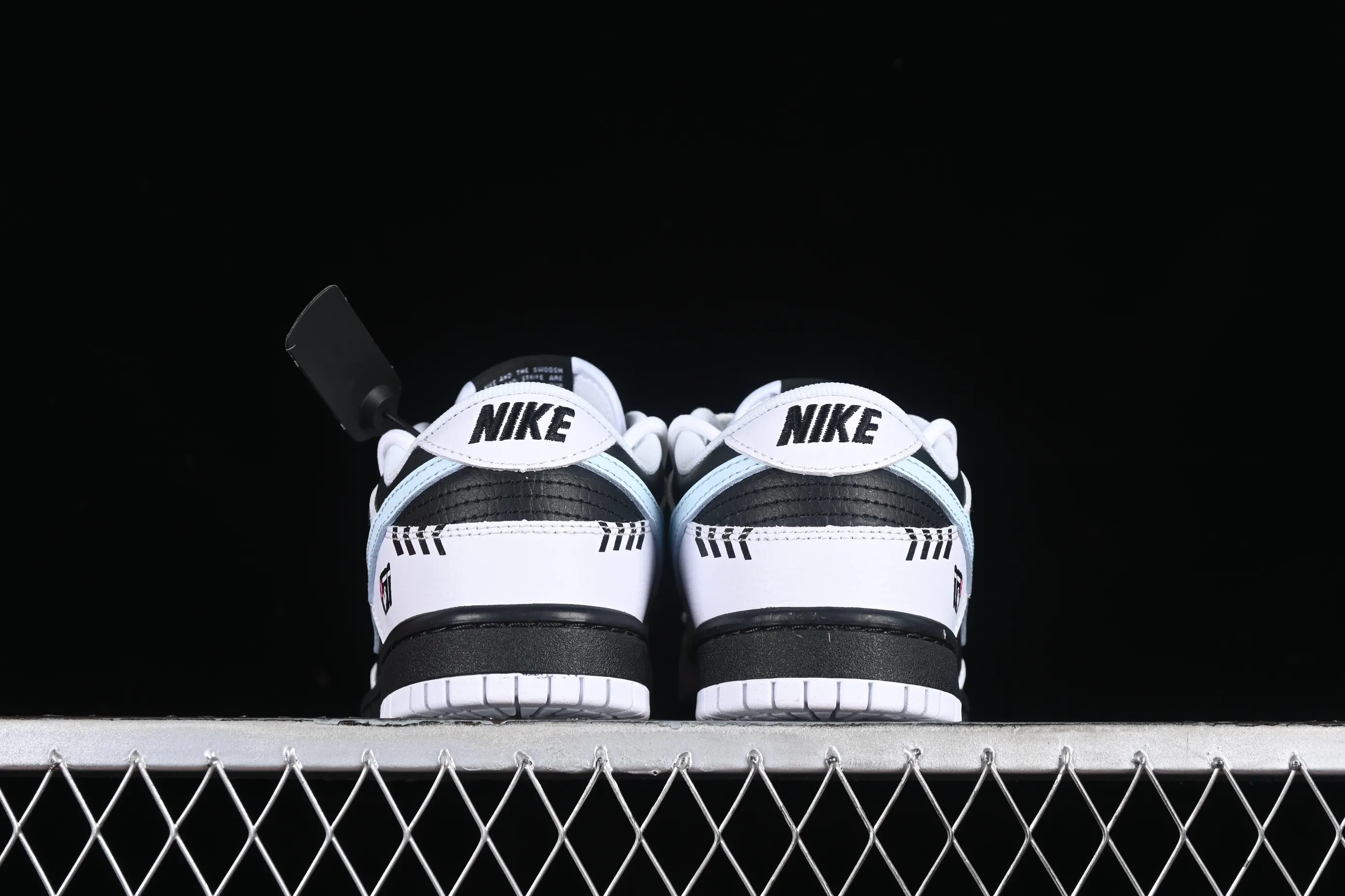 All categories Nk SB Dunk series Nk SB Dunk Low low-top sneakers Nk Dunk Low "Reverse Panda" Speed ​​racing black and white panda graffiti contrasting color SB strap low-top casual sneakers FD9064-011